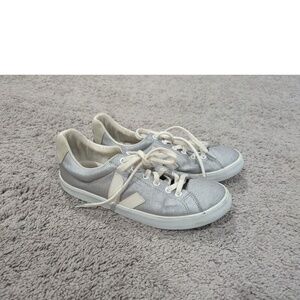 Veja Women's Sneakers size 8 Silver and white‎